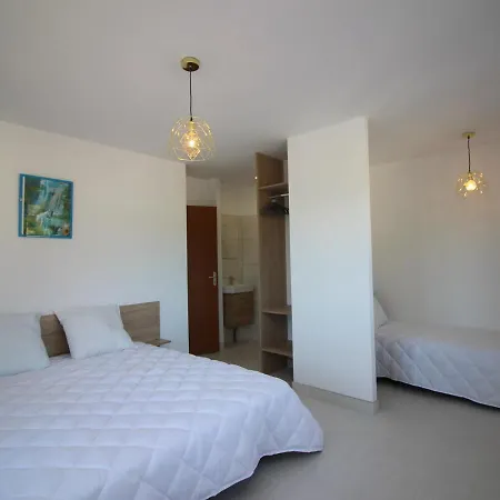 Appartement Murat-le-quaire, 4 Pièces, 7 Personnes - Fr-1-608-154